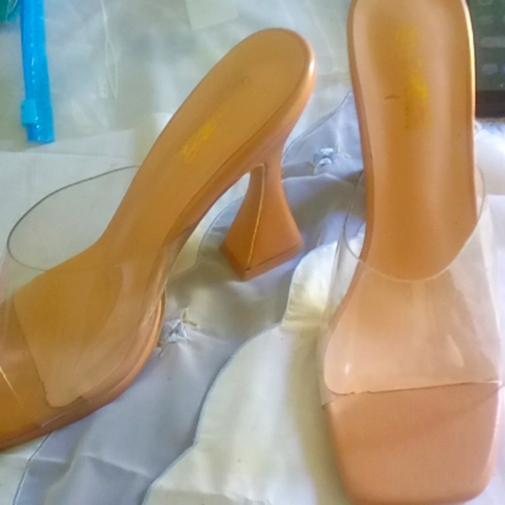 clear open toe Heal shoes size 7.5